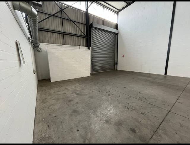 518M² WAREHOUSE TO LET IN STIKLAND INDUSTRIAL